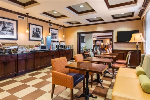 Hampton Inn Buffalo-Williamsville , NY 14221 near Buffalo Niagara International Airport View Point 8