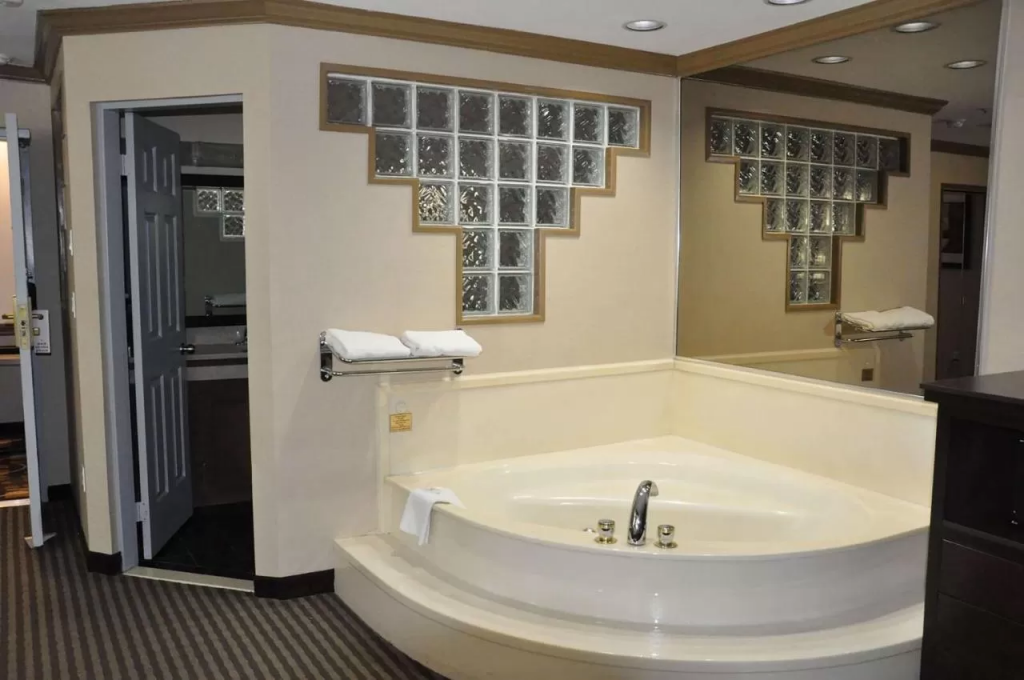 Ramada by Wyndham Abbotsford , BC V2T 2X1 near Bellingham International Airport View Point 4