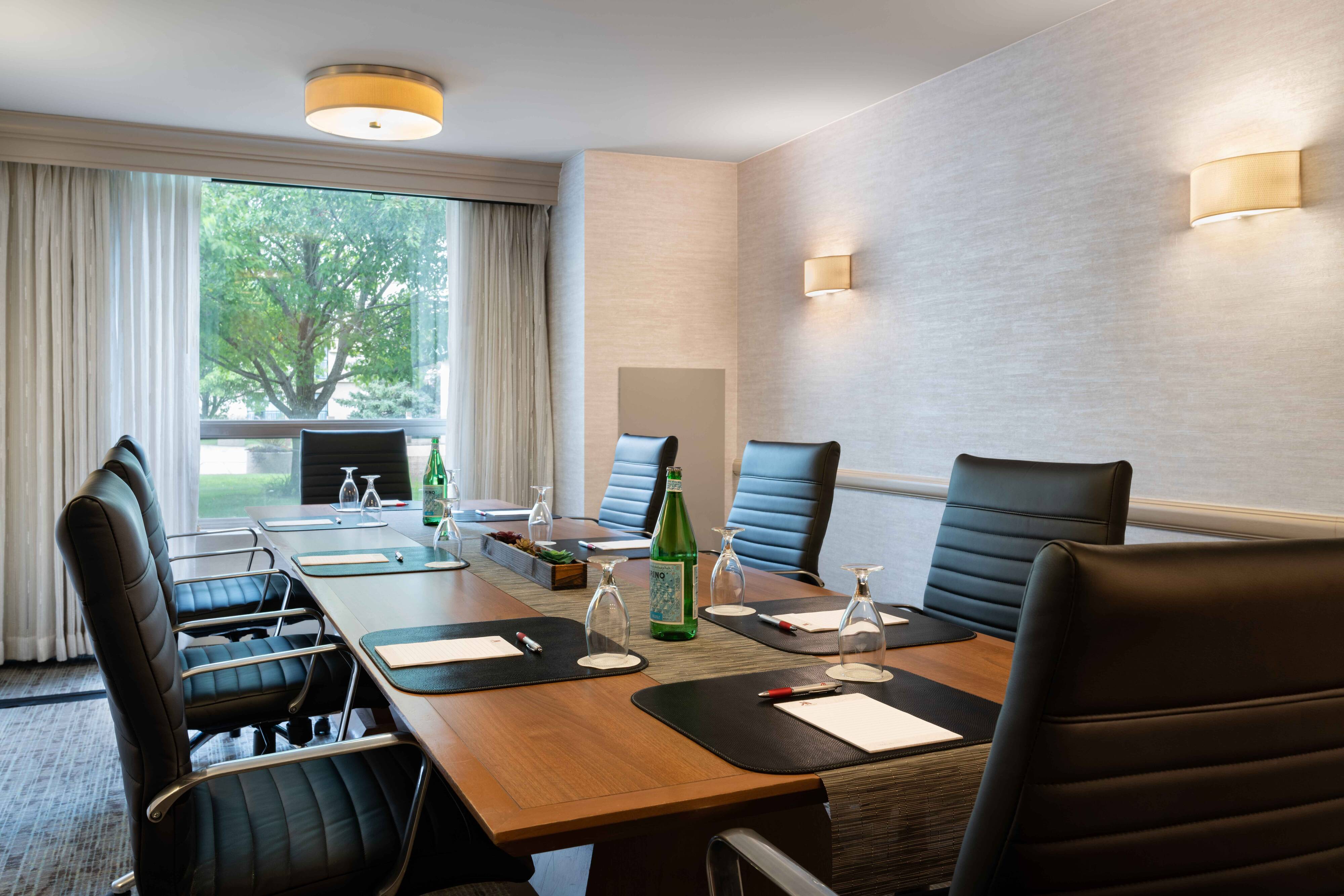 DoubleTree by Hilton Minneapolis Airport , MN 55425 near Minneapolis-saint Paul International Airport (wold-chamberlain Field) View Point 9