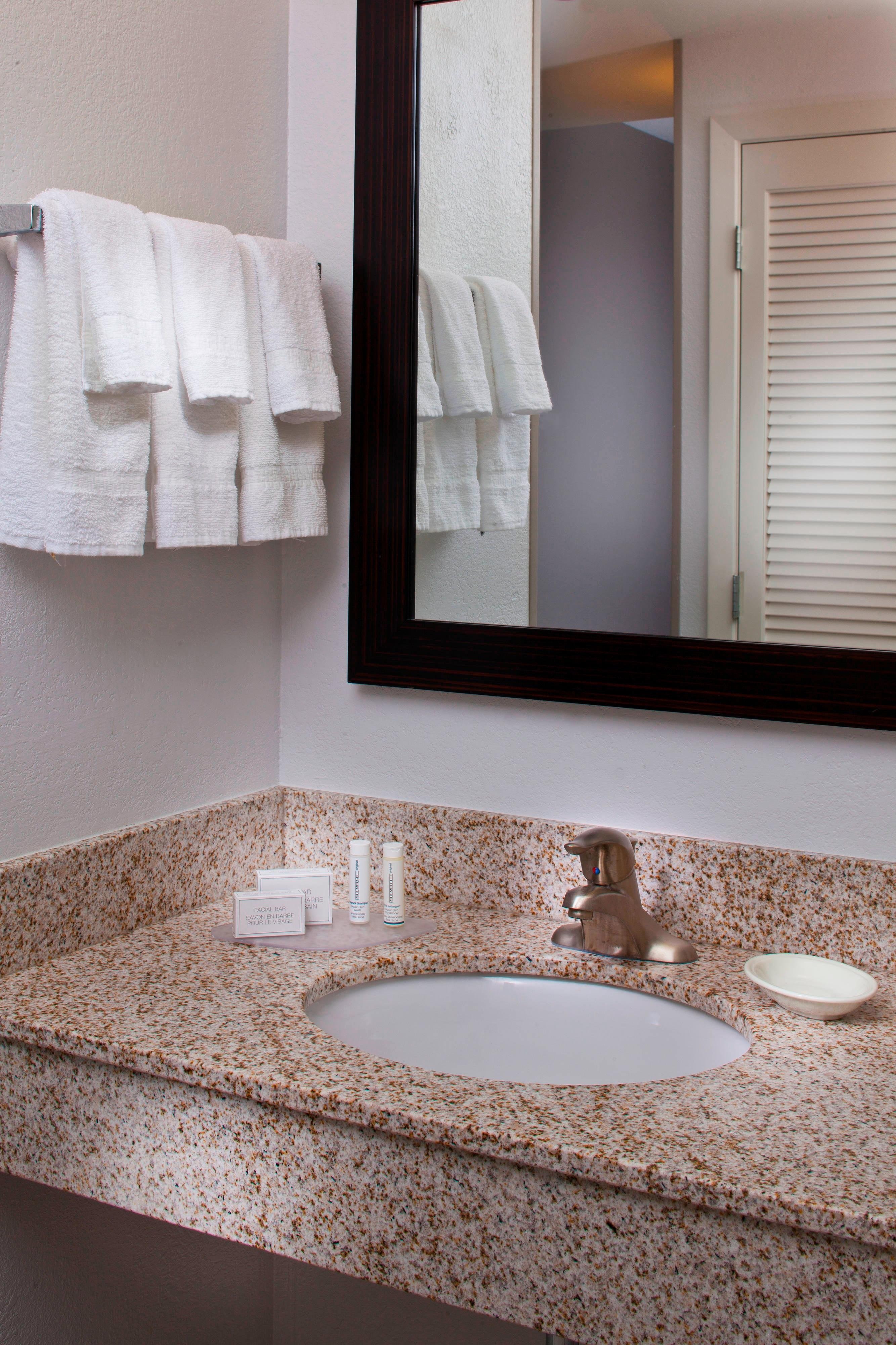 Courtyard by Marriott New Orleans Metairie , LA 70001 near Louis Armstrong New Orleans International Airport  View Point 2