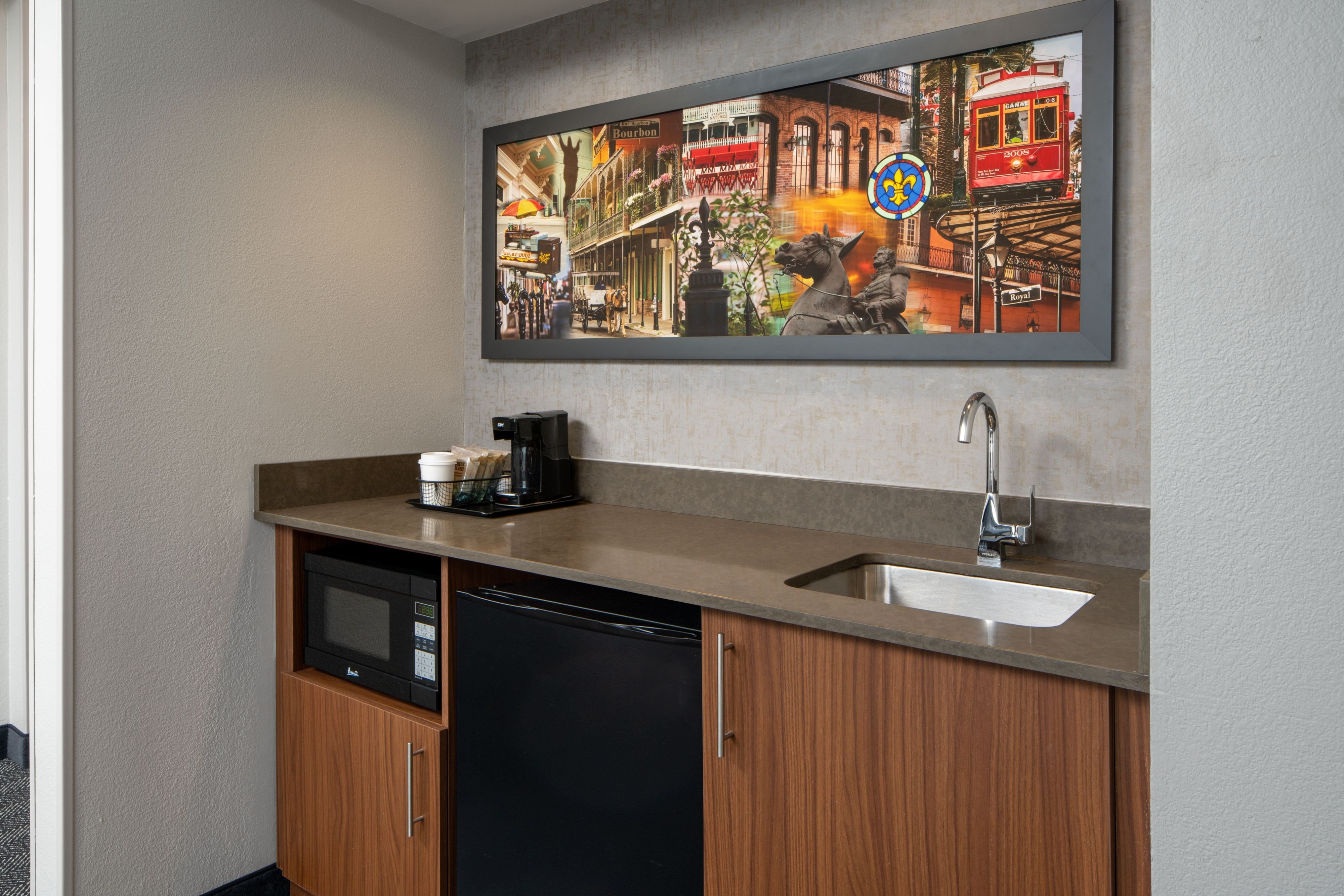 Courtyard by Marriott New Orleans Metairie , LA 70001 near Louis Armstrong New Orleans International Airport  View Point 29