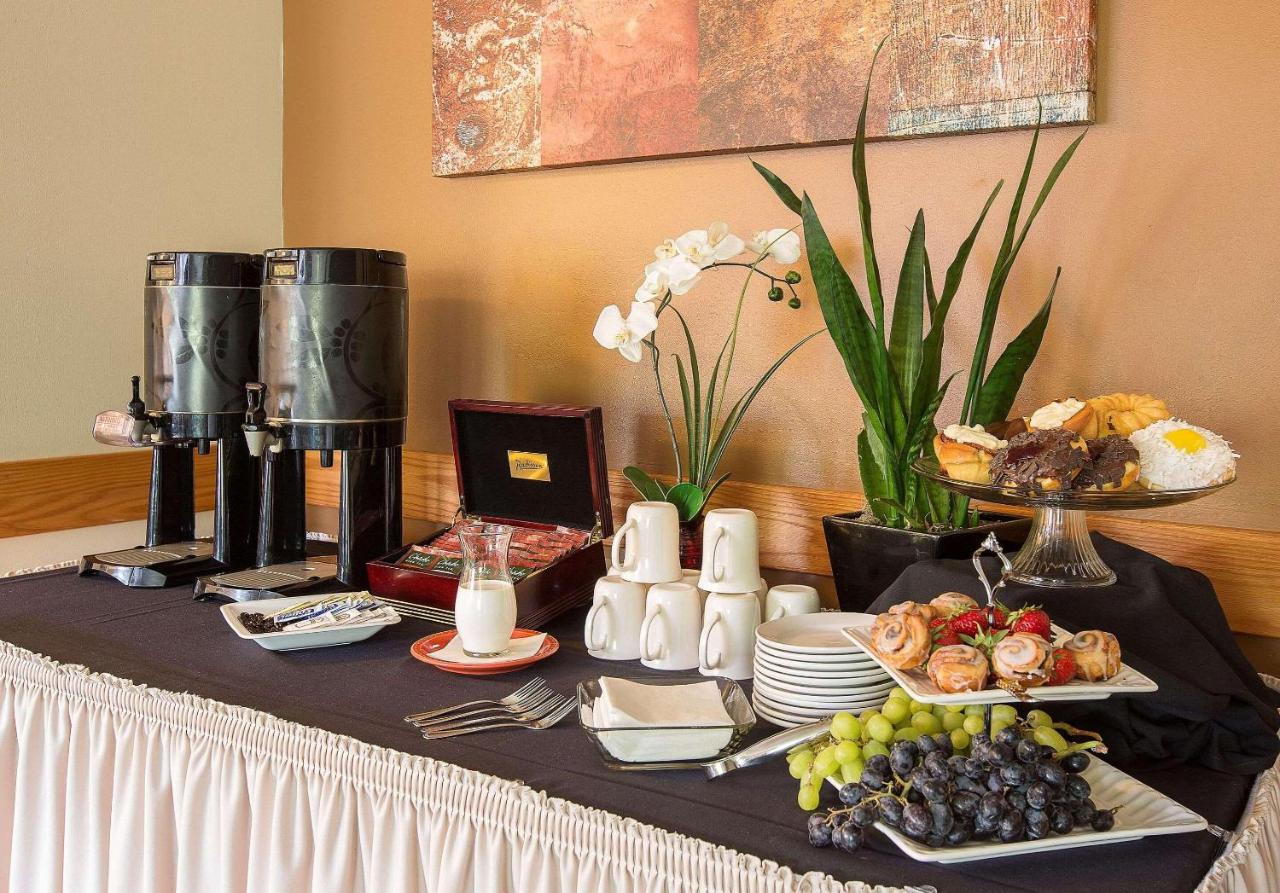 Radisson Hotel Portland Airport , OR 97218 near Portland International Airport View Point 6