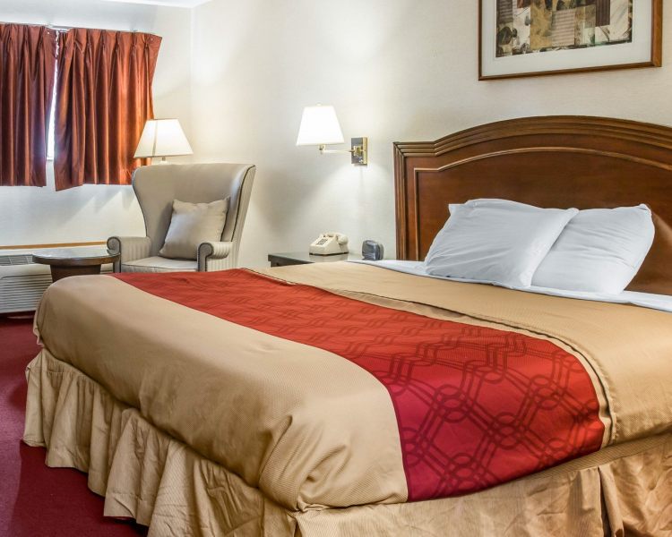 Econo Lodge Holland , OH 43528 near Toledo Express Airport View Point 3