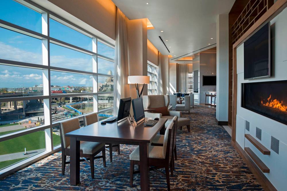 Buffalo Marriott At Lecom Harborcenter 10