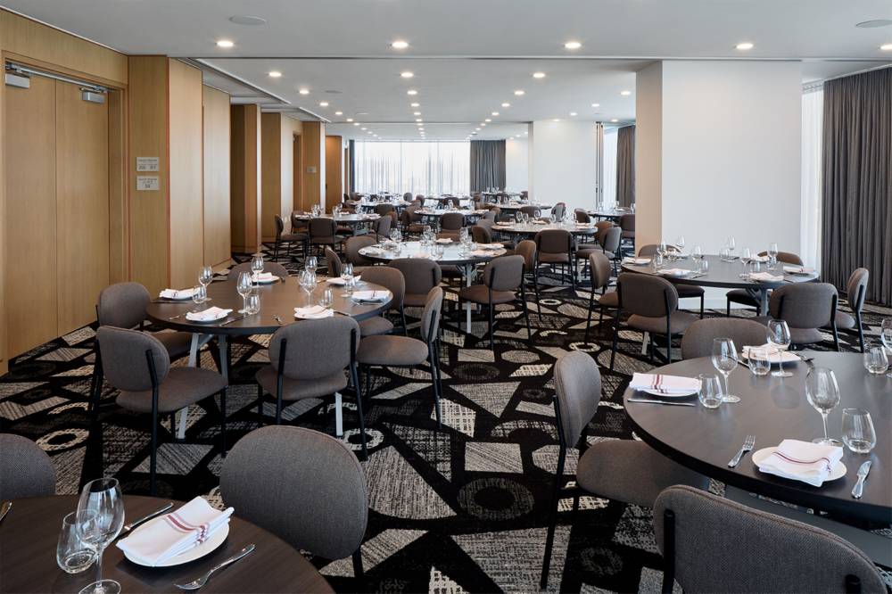 Courtyard By Marriott Laval 5