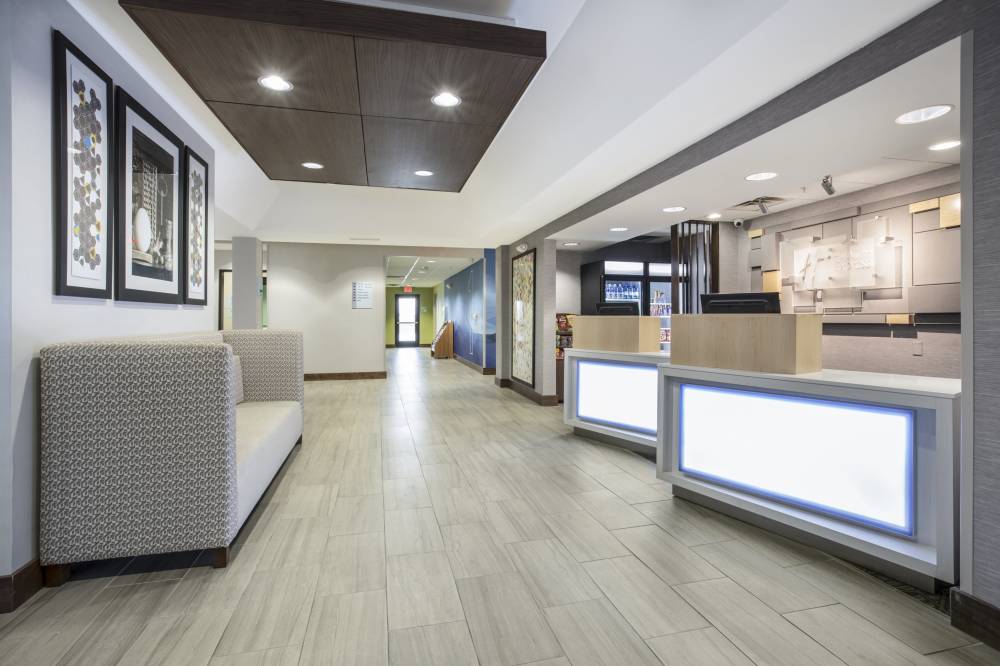 Holiday Inn Express 10
