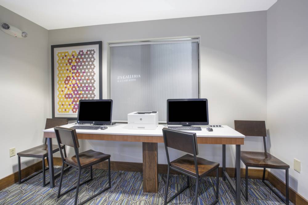 Holiday Inn Express 1