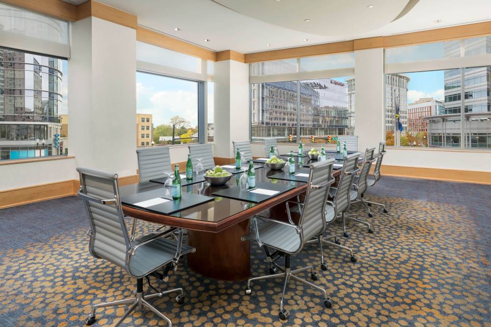 The Westin Arlington Gateway 8